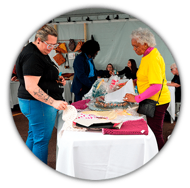 Feira de Artesanatos da 3 Idade 2 CEMITERIO VERTICAL CURITIBA C